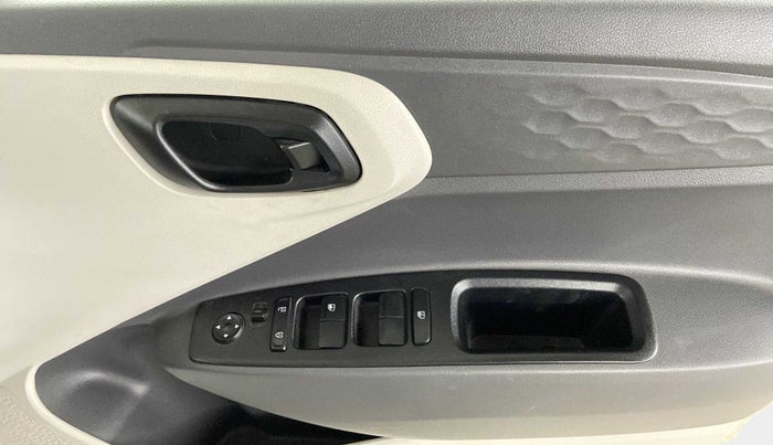 2022 Hyundai AURA S 1.2 CNG, CNG, Manual, 11,402 km, Driver Side Door Panels Control