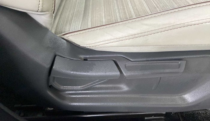 2022 Hyundai AURA S 1.2 CNG, CNG, Manual, 11,402 km, Driver Side Adjustment Panel