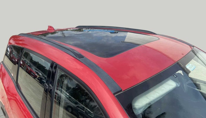 2022 Mahindra XUV700 AX 5 P MT 7 STR, Petrol, Manual, 30,799 km, Roof