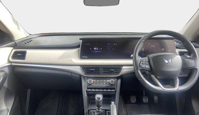 2022 Mahindra XUV700 AX 5 P MT 7 STR, Petrol, Manual, 30,799 km, Dashboard