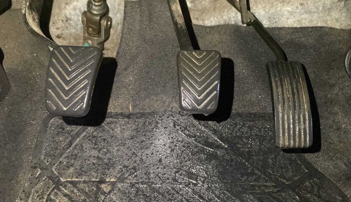 2015 Hyundai Eon ERA +, Petrol, Manual, 76,908 km, Pedals