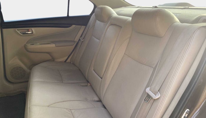 2016 Maruti Ciaz ZDI+ SHVS, Diesel, Manual, 94,725 km, Right Side Rear Door Cabin