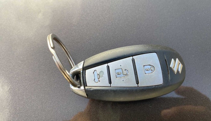 2016 Maruti Ciaz ZDI+ SHVS, Diesel, Manual, 94,725 km, Key Close Up