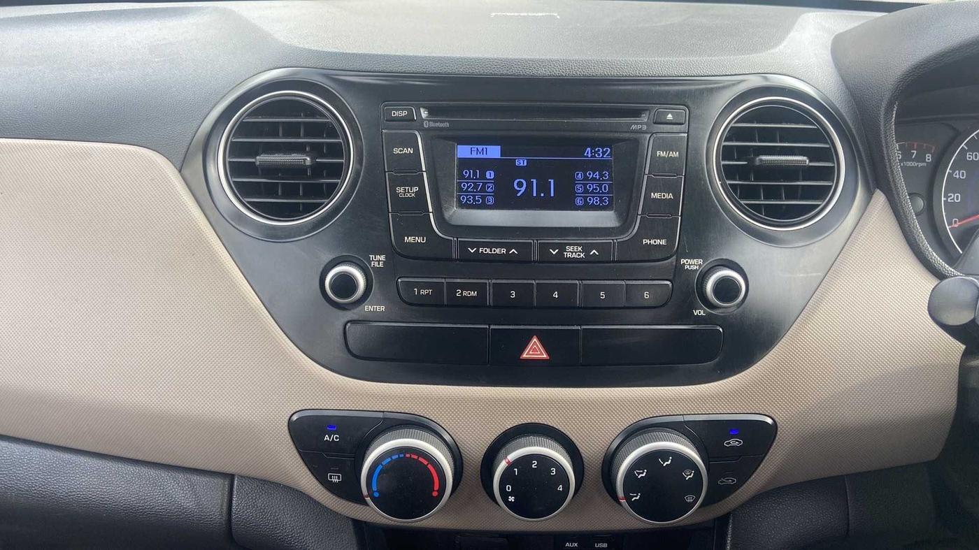 2015 Hyundai Grand i10 ASTA AT 1.2 KAPPA VTVT, Petrol, Automatic, 82,195 km, Air Conditioner