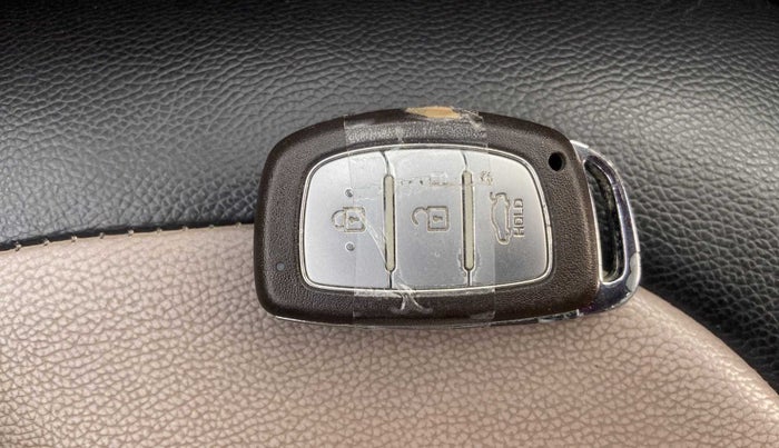 2015 Hyundai Grand i10 ASTA AT 1.2 KAPPA VTVT, Petrol, Automatic, 82,195 km, Key Close Up