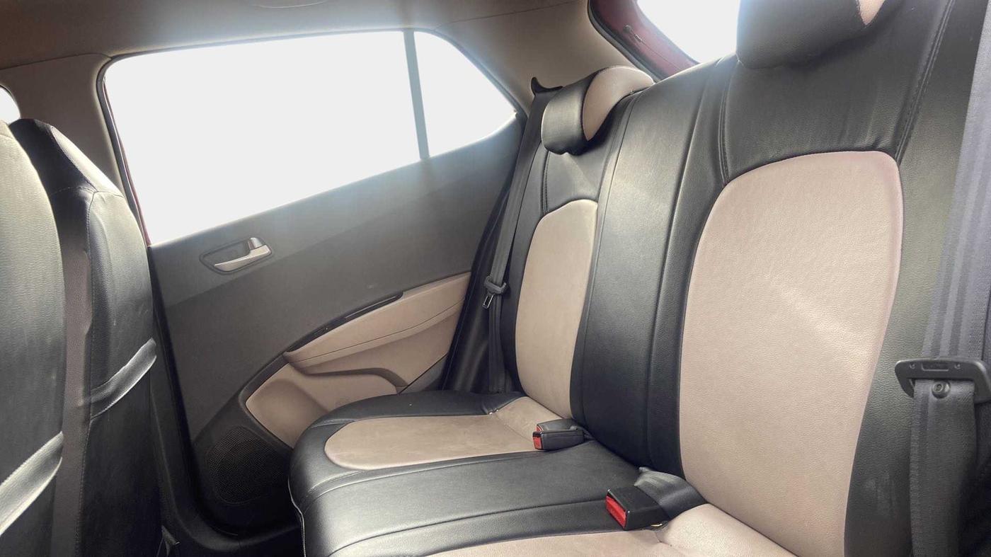 2015 Hyundai Grand i10 ASTA AT 1.2 KAPPA VTVT, Petrol, Automatic, 82,195 km, Right Side Rear Door Cabin