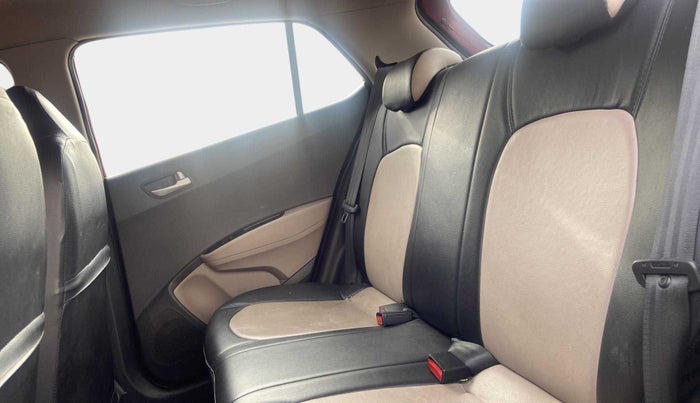 2015 Hyundai Grand i10 ASTA AT 1.2 KAPPA VTVT, Petrol, Automatic, 82,195 km, Right Side Rear Door Cabin