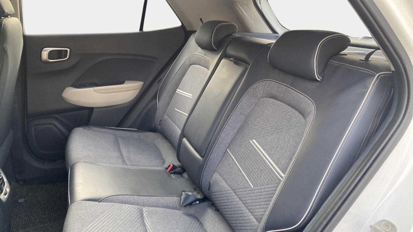 2020 Hyundai VENUE SX 1.4 CRDi DUAL TONE, Diesel, Manual, 11,884 km, Right Side Rear Door Cabin