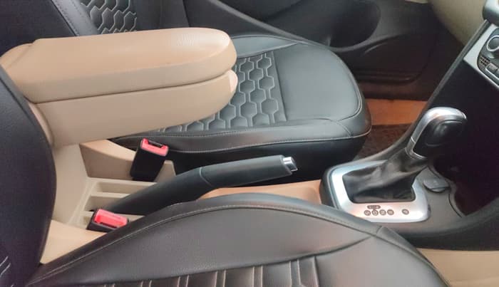 2018 Volkswagen Ameo HIGHLINE PLUS 1.5L AT 16 ALLOY, Diesel, Automatic, 1,08,307 km, Gear Lever