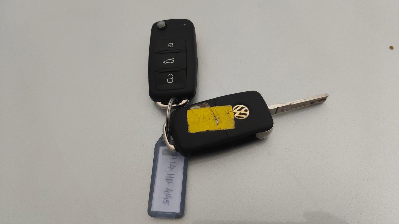 2018 Volkswagen Ameo HIGHLINE PLUS 1.5L AT 16 ALLOY, Diesel, Automatic, 1,08,246 km, Key Close Up