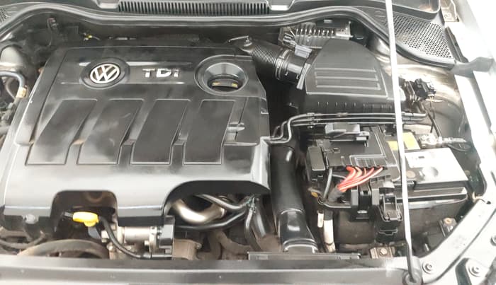 2018 Volkswagen Ameo HIGHLINE PLUS 1.5L AT 16 ALLOY, Diesel, Automatic, 1,08,307 km, Engine View - Left