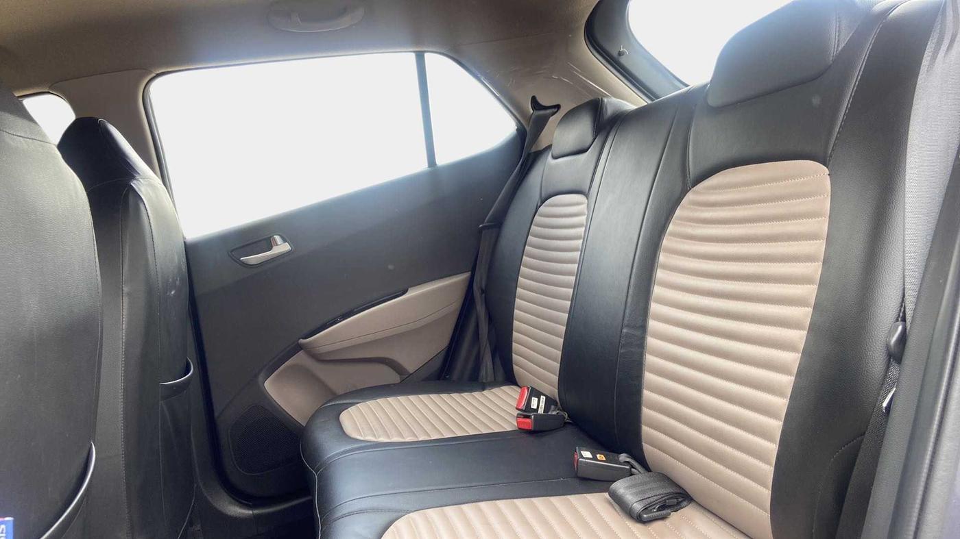 2018 Hyundai Grand i10 SPORTZ 1.2 KAPPA VTVT, Petrol, Manual, 25,971 km, Right Side Rear Door Cabin