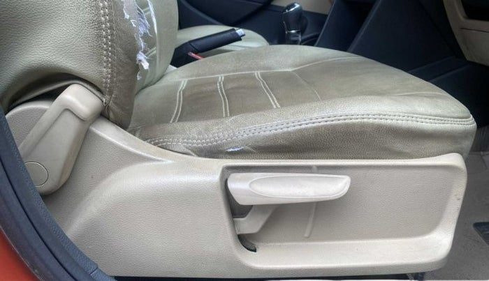 2014 Volkswagen Polo HIGHLINE1.5L, Diesel, Manual, 91,954 km, Driver Side Adjustment Panel