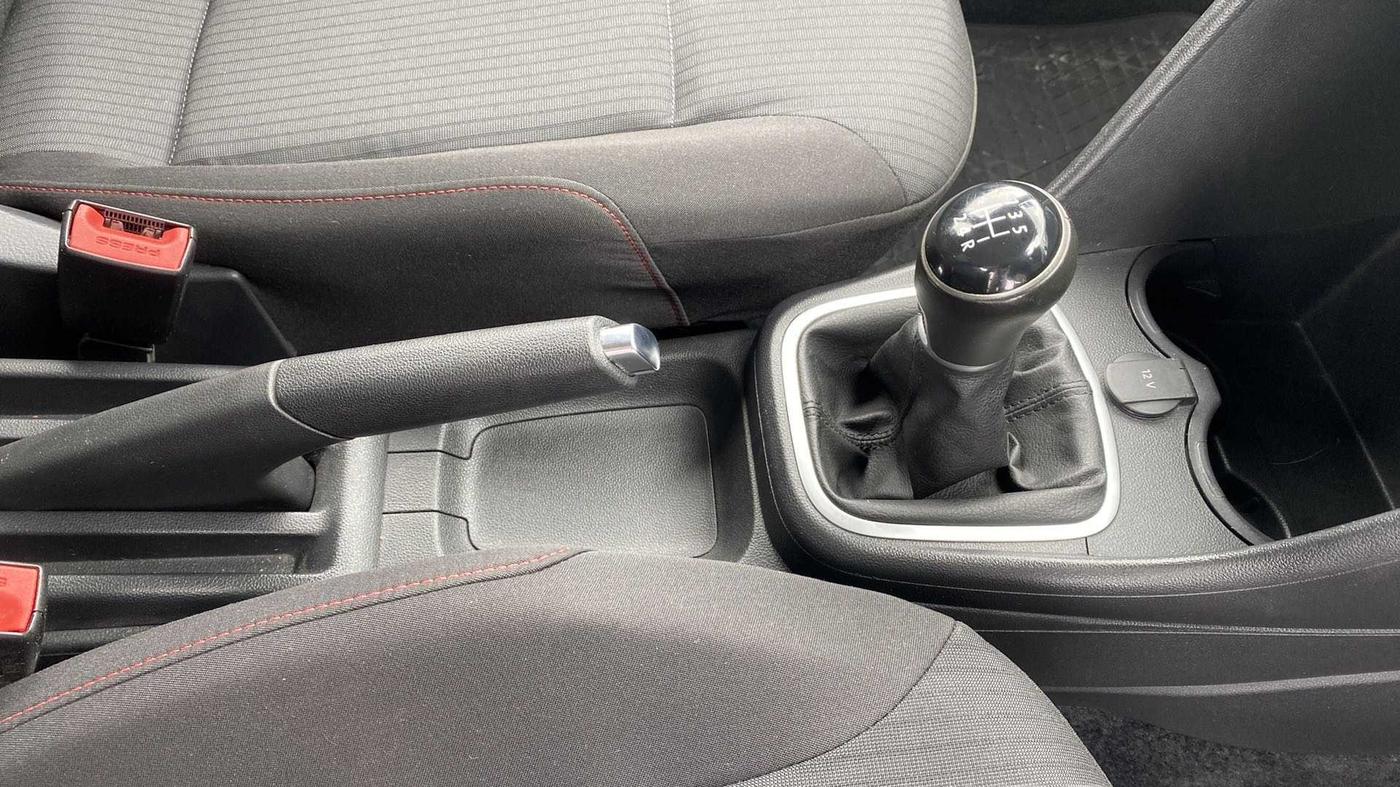 2019 Volkswagen Polo HIGHLINE PLUS 1.0, Petrol, Manual, 33,173 km, Gear Lever