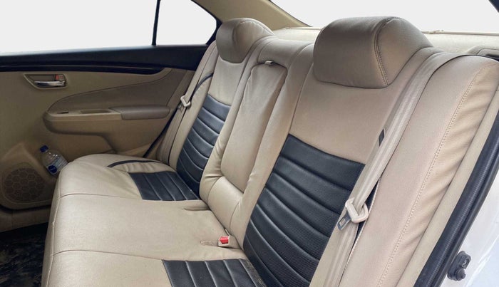 2016 Maruti Ciaz ZXI+, Petrol, Manual, 68,083 km, Right Side Rear Door Cabin