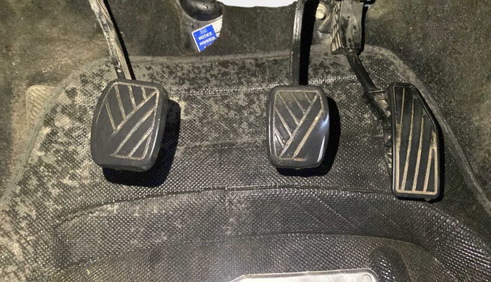 2016 Maruti Baleno DELTA PETROL 1.2, Petrol, Manual, 38,999 km, Pedals