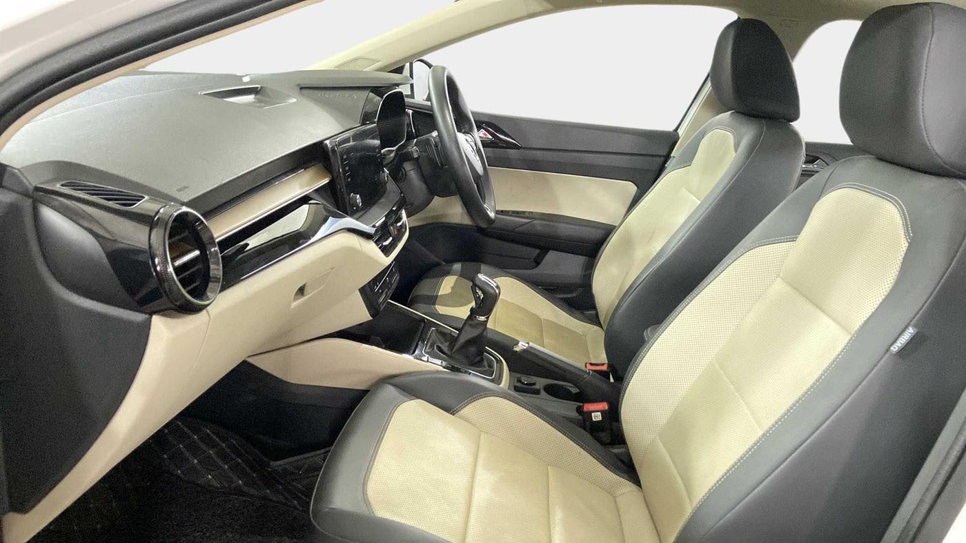 2022 Skoda SLAVIA STYLE 1.0L TSI AT, Petrol, Automatic, 24,419 km, Right Side Front Door Cabin
