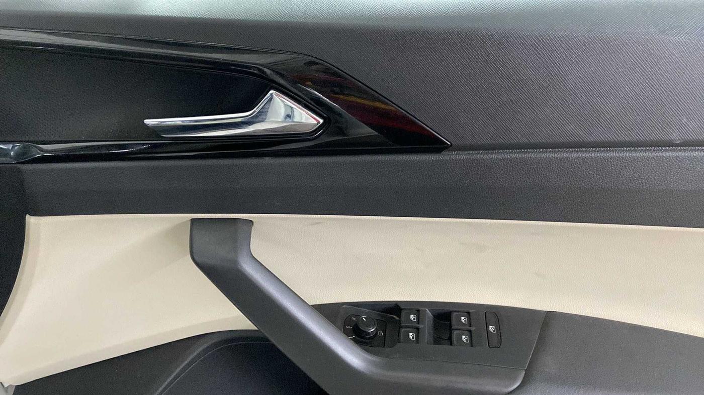 2022 Skoda SLAVIA STYLE 1.0L TSI AT, Petrol, Automatic, 24,419 km, Driver Side Door Panels Control