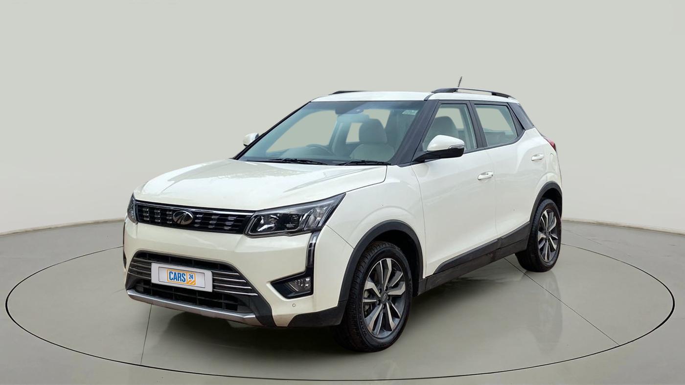 2021 Mahindra XUV300 W8 (O) 1.5 DIESEL AMT, Diesel, Automatic, 43,670 km, Left Front Diagonal