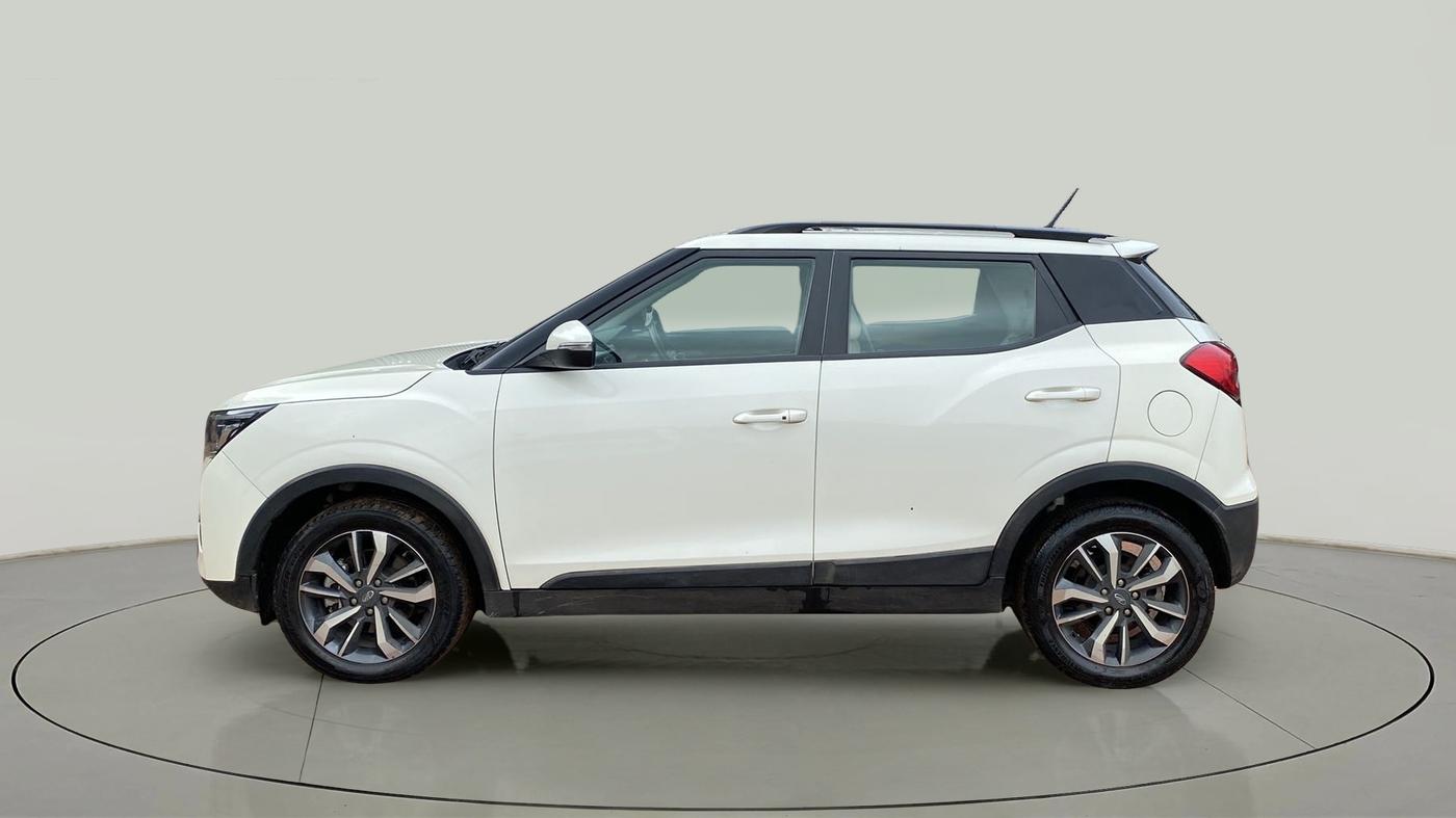 2021 Mahindra XUV300 W8 (O) 1.5 DIESEL AMT, Diesel, Automatic, 43,670 km, Left Side