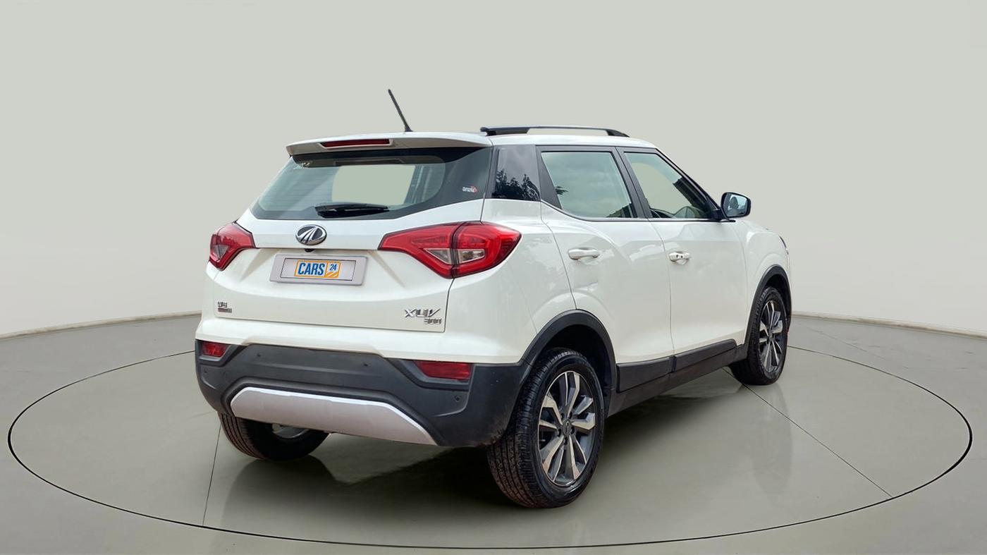 2021 Mahindra XUV300 W8 (O) 1.5 DIESEL AMT, Diesel, Automatic, 43,670 km, Right Back Diagonal