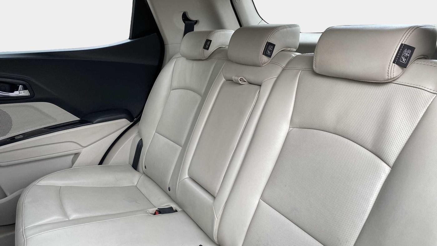2021 Mahindra XUV300 W8 (O) 1.5 DIESEL AMT, Diesel, Automatic, 43,670 km, Right Side Rear Door Cabin
