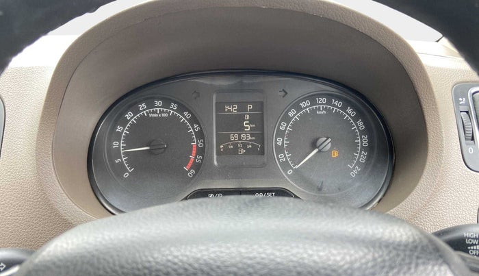 2016 Skoda Rapid STYLE 1.5 TDI AT, Diesel, Automatic, 69,169 km, Odometer Image