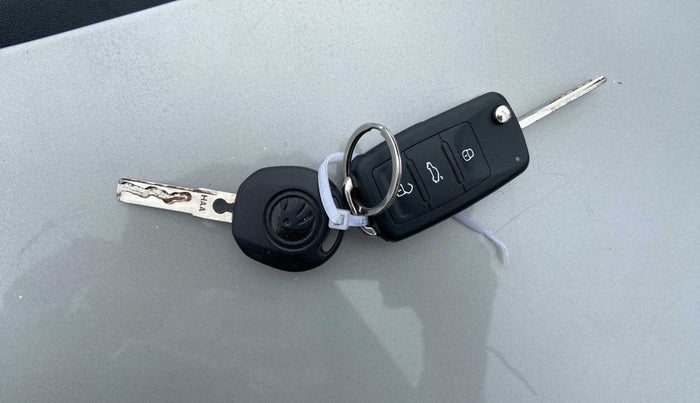2016 Skoda Rapid STYLE 1.5 TDI AT, Diesel, Automatic, 69,169 km, Key Close Up