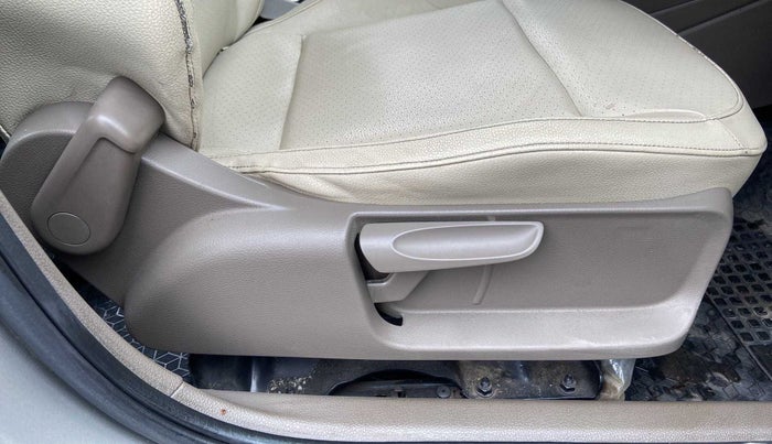 2016 Skoda Rapid STYLE 1.5 TDI AT, Diesel, Automatic, 69,169 km, Driver Side Adjustment Panel