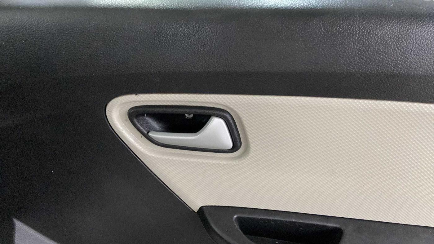 2021 Maruti Alto LXI CNG, CNG, Manual, 47,615 km, Driver Side Door Panels Control