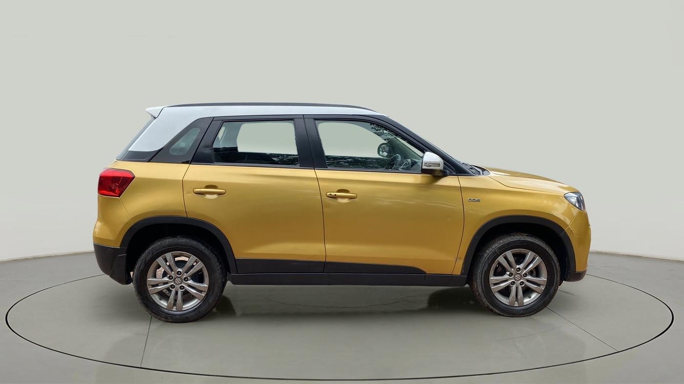 2017 Maruti Vitara Brezza ZDI PLUS DUAL TONE, Diesel, Manual, 74,444 km, Right Side View