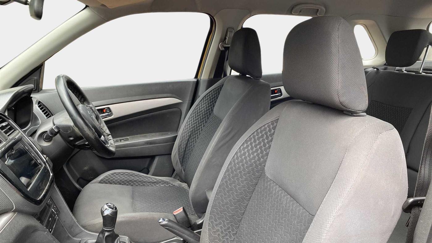 2017 Maruti Vitara Brezza ZDI PLUS DUAL TONE, Diesel, Manual, 74,444 km, Right Side Front Door Cabin