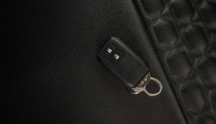 2022 Maruti BREZZA ZXI SMART HYBRID , Petrol, Manual, 17,103 km, Key Close Up