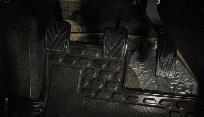 2022 Maruti BREZZA ZXI SMART HYBRID , Petrol, Manual, 17,103 km, Pedals
