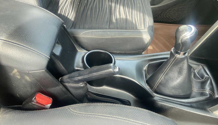2017 Toyota Innova Crysta 2.4 VX 7 STR, Diesel, Manual, 35,154 km, Gear Lever