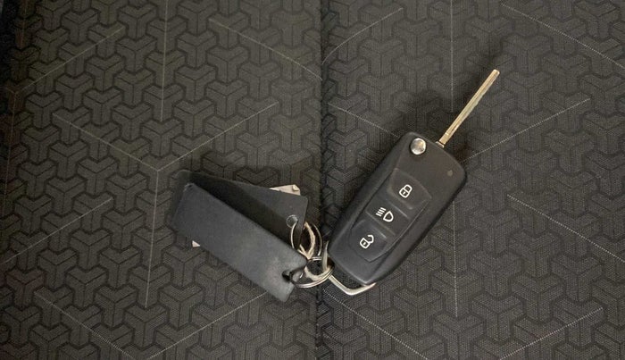 2022 Tata PUNCH ADVENTURE MT, Petrol, Manual, 10,314 km, Key Close Up
