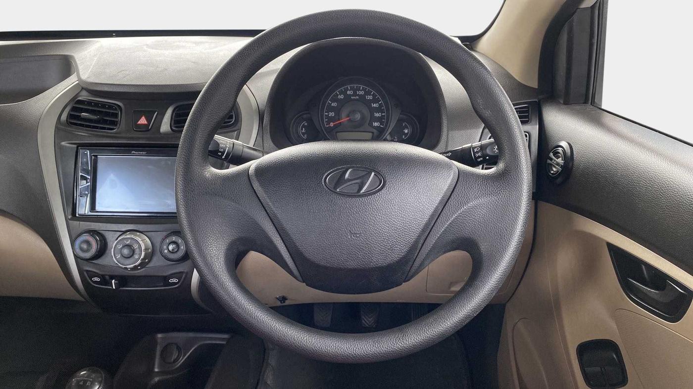2013 Hyundai Eon ERA +, Petrol, Manual, 59,470 km, Steering Wheel Close Up