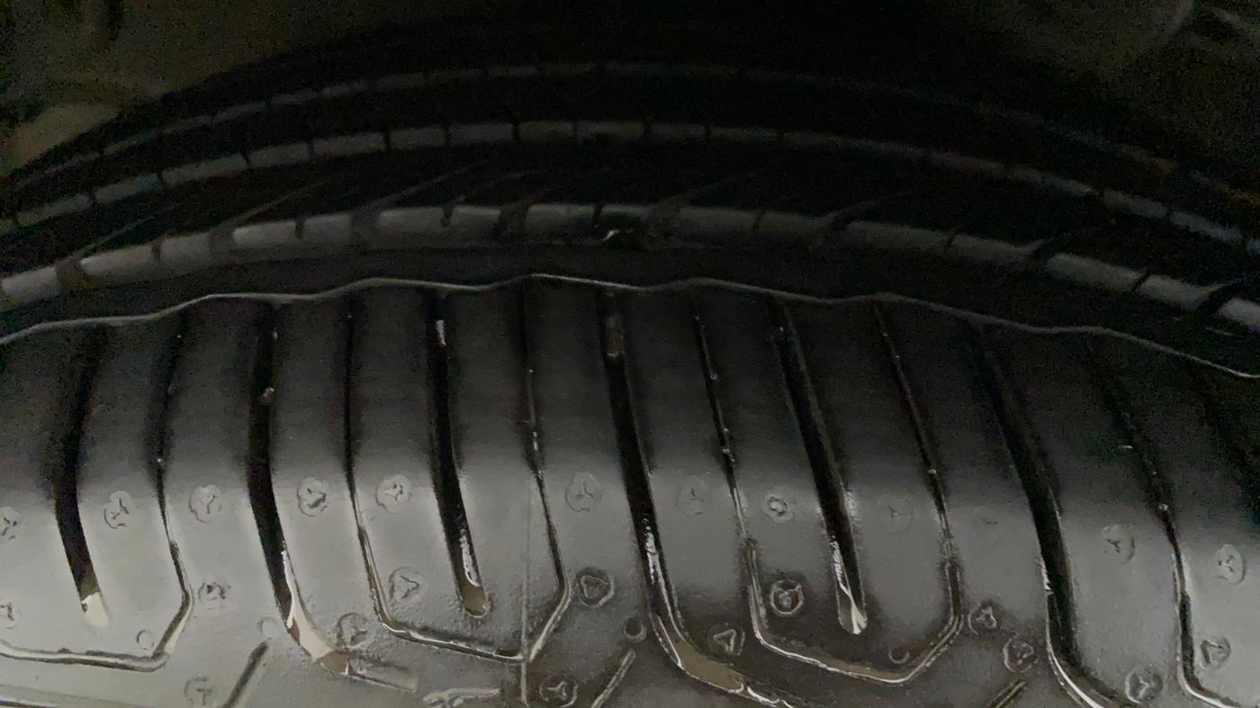 2016 Hyundai Verna 1.6 VTVT SX AT, Petrol, Automatic, 1,13,363 km, Right Front Tyre Tread