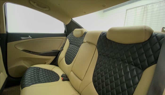 2016 Hyundai Verna 1.6 VTVT SX AT, Petrol, Automatic, 1,13,363 km, Right Side Rear Door Cabin