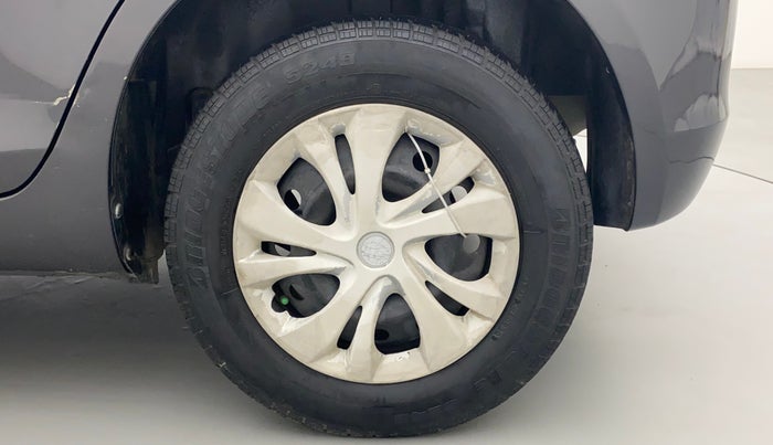 2017 Maruti Swift VXI, Petrol, Manual, 1,00,526 km, Left Rear Wheel