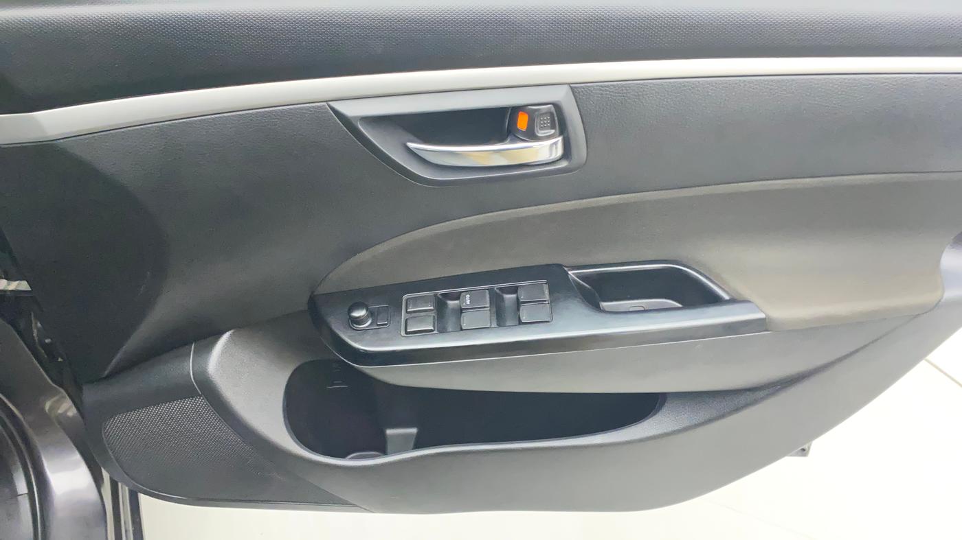 2017 Maruti Swift VXI, Petrol, Manual, 1,00,526 km, Driver Side Door Panels Control