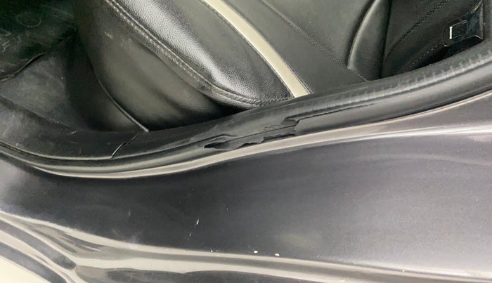 2017 Maruti Swift VXI, Petrol, Manual, 1,00,526 km, Rear left door - Beading has minor damage