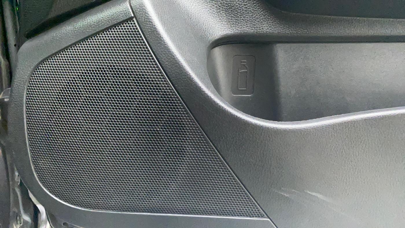 2017 Maruti Swift VXI, Petrol, Manual, 1,00,526 km, Speaker