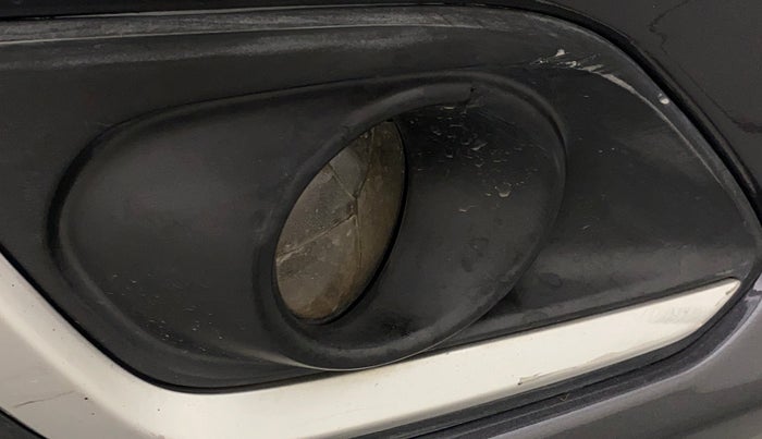2017 Maruti Swift VXI, Petrol, Manual, 1,00,526 km, Right fog light - Not working
