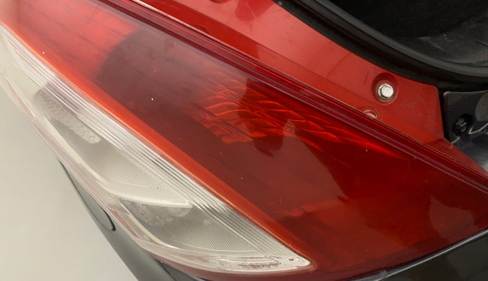 2017 Maruti Swift VXI, Petrol, Manual, 1,00,526 km, Left tail light - Faded