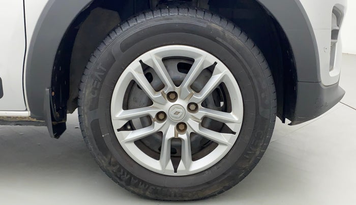 2021 Renault TRIBER RXL MT, Petrol, Manual, 27,925 km, Right Front Wheel