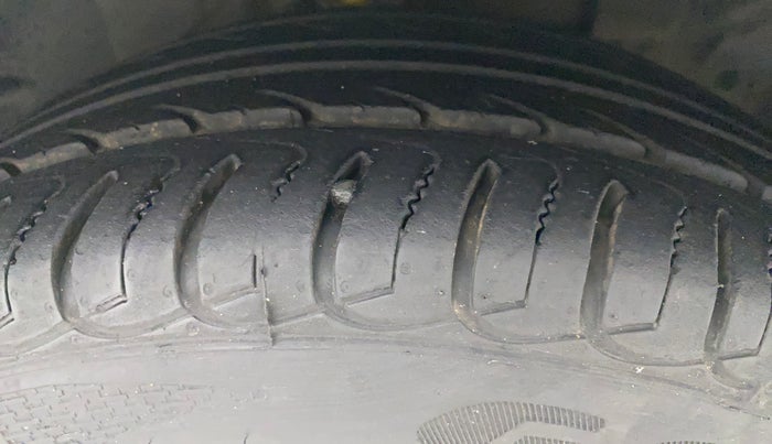 2020 Ford Ecosport TREND 1.5L PETROL, Petrol, Manual, 27,328 km, Right Front Tyre Tread