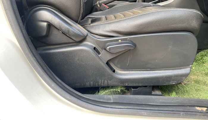 2018 Ford Ecosport TITANIUM 1.5L DIESEL, Diesel, Manual, 85,914 km, Driver Side Adjustment Panel