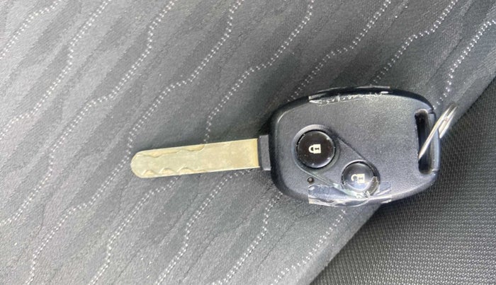 2017 Honda Brio VX AT, Petrol, Automatic, 42,509 km, Key Close Up