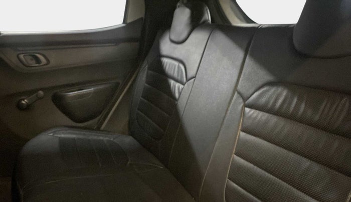 2017 Renault Kwid RXT 1.0, Petrol, Manual, 73,045 km, Right Side Rear Door Cabin